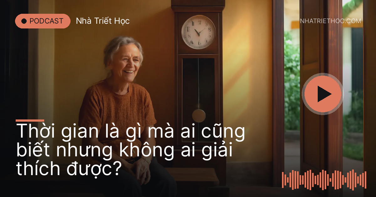 Bà cụ ngồi cạnh chiếc đồng hồ quả lắc gỗ trong nhà ba gian