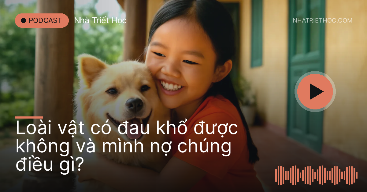 Cô bé ôm chú chó vàng lông xù ở hiên nhà quê